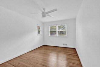 3050 Chestnut St NW in Washington, DC - Building Photo - Building Photo