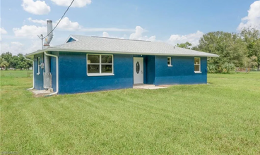 19291 Skipper Rd in North Fort Myers, FL - Foto de edificio - Building Photo