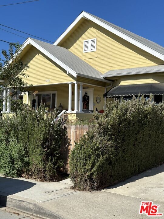 3017 Colorado Ave in Santa Monica, CA - Building Photo