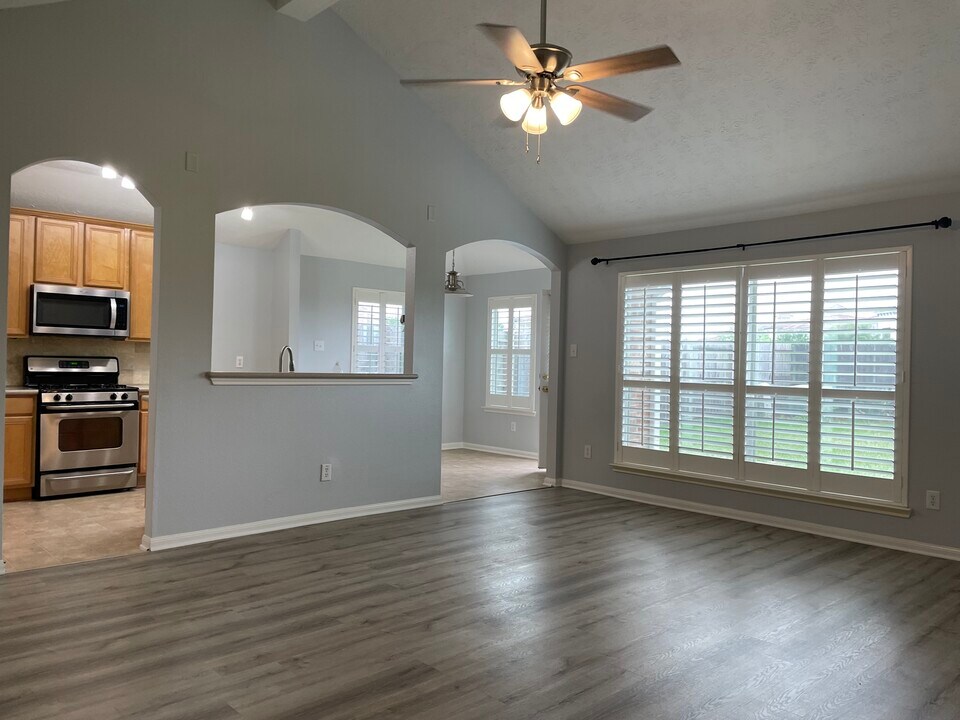893 Bent Sail Ln in League City, TX - Foto de edificio