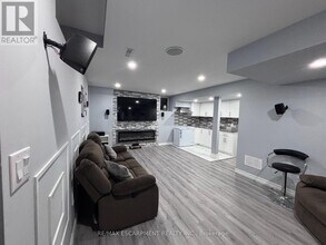 4272 Murvel Ave in Burlington, ON - Building Photo - Building Photo