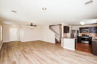 18215 Rexine Ln in Cypress, TX - Foto de edificio - Building Photo