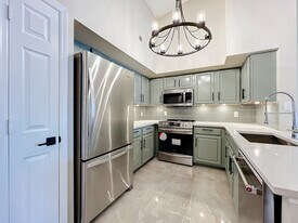 13103 Mulberry Park Dr in Orlando, FL - Building Photo