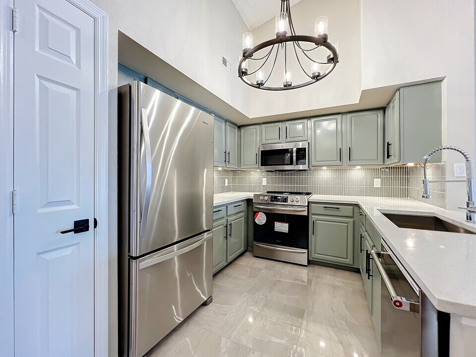 13103 Mulberry Park Dr in Orlando, FL - Building Photo