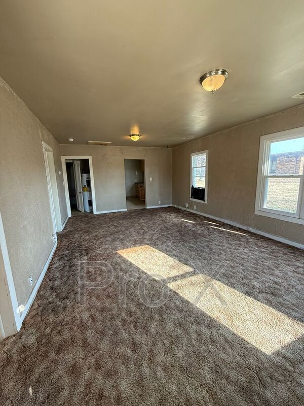 308 W 10th St in Lamar, MO - Building Photo - Building Photo