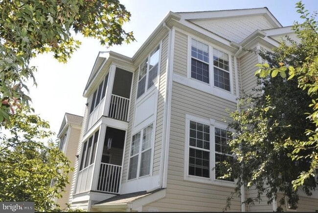12008 Amber Ridge Cir, Unit A301 in Germantown, MD - Building Photo - Building Photo
