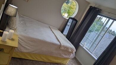17580 NW Springville Rd, Unit #20 in Portland, OR - Building Photo - Building Photo