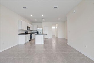 33083 Regent Canal St in Wesley Chapel, FL - Building Photo - Building Photo