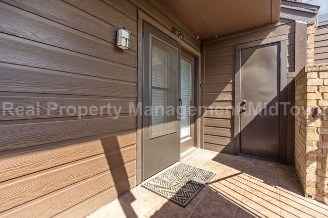 1700 Baird Farm Cir in Arlington, TX - Building Photo - Building Photo