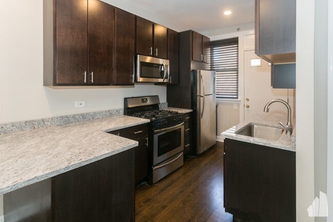 1604 W Berwyn Ave, Unit G in Chicago, IL - Building Photo - Building Photo
