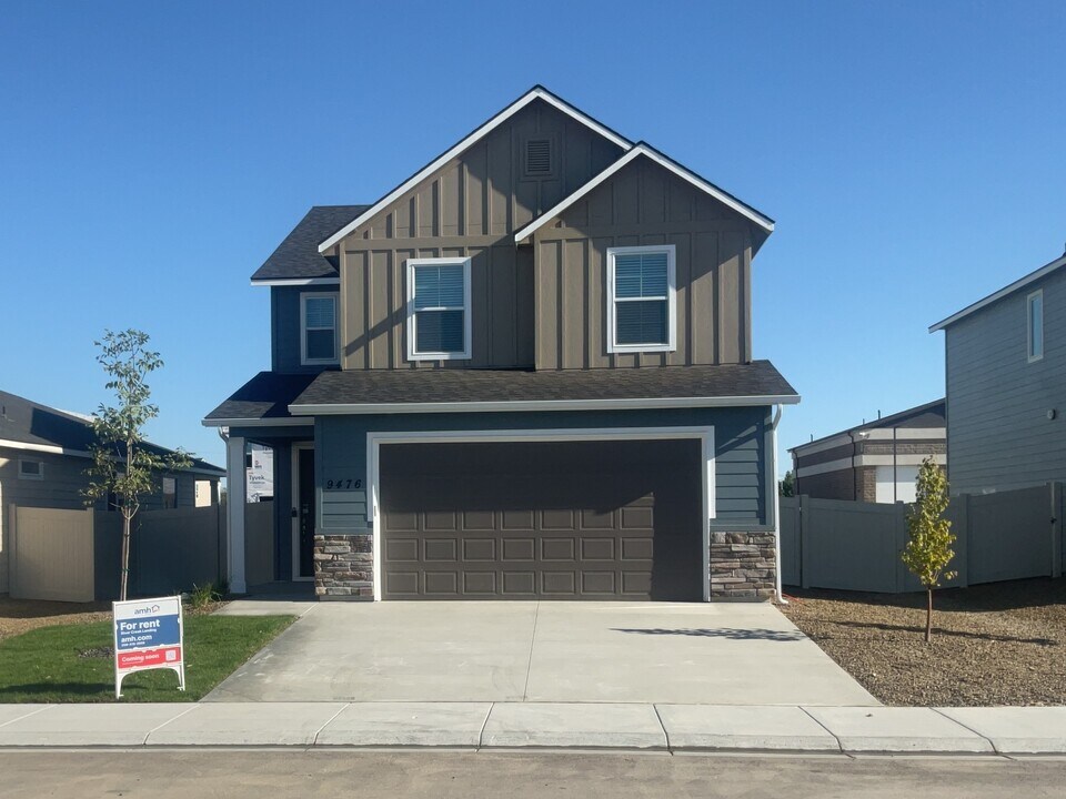 9476 W Shumard St in Star, ID - Building Photo