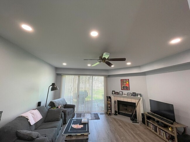 1122 Regency Dr in Schaumburg, IL - Building Photo - Building Photo