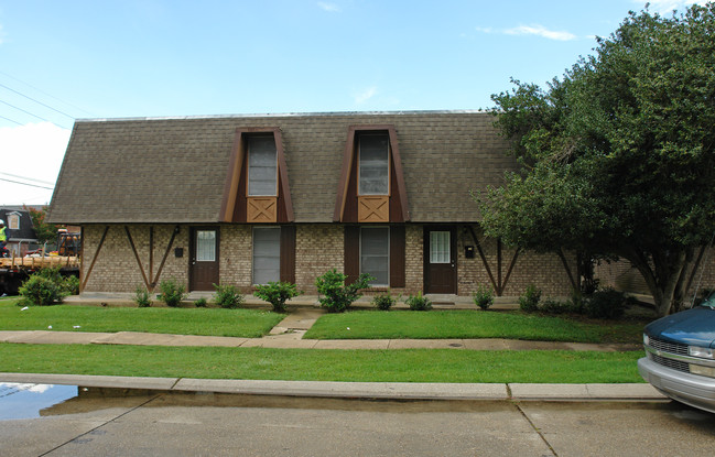 3700 Stefano St in Metairie, LA - Building Photo - Building Photo