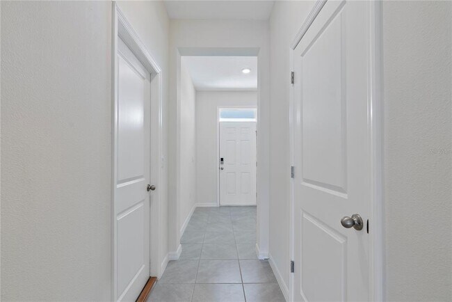 33083 Regent Canal St in Wesley Chapel, FL - Building Photo - Building Photo