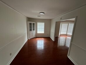 1375 Riverwood Dr in Jackson, MS - Building Photo - Building Photo