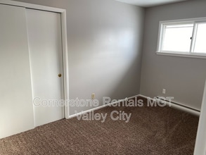815 4th St SW in Valley City, ND - Building Photo - Building Photo