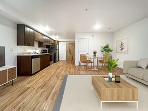 Leeward Apartments in Hood River, OR - Building Photo - Interior Photo