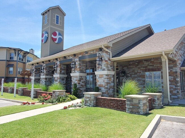 Grandview Heights Apartments in Glenpool, OK - Foto de edificio - Building Photo