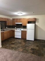 171 N West Ave, Unit 171-2 Apartamentos