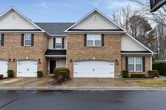 Fieldstone Glen in Virginia Beach, VA - Building Photo - Building Photo