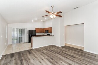 5059 Belmont Park Ln in Mulberry, FL - Building Photo - Building Photo