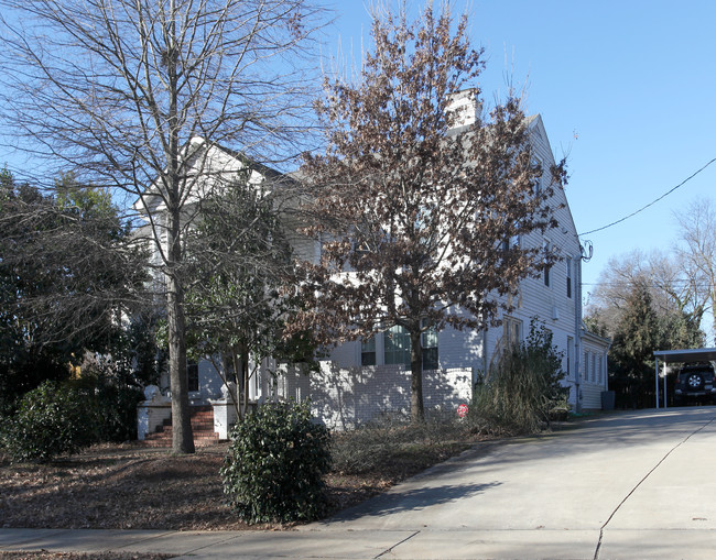 1937 Fairfield Dr in Raleigh, NC - Building Photo - Building Photo