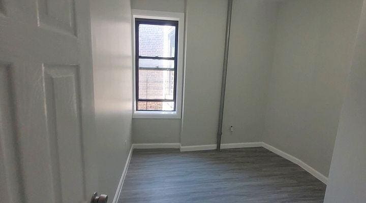 612 E 180th St in Bronx, NY - Building Photo