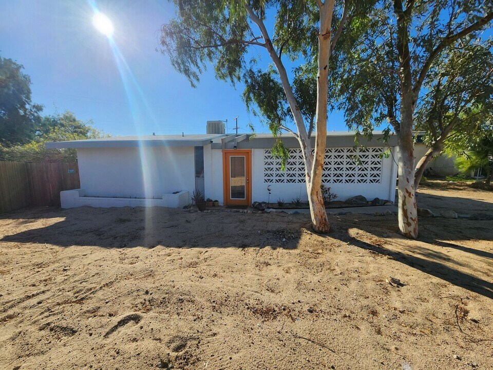 5401 Encelia Dr in Twentynine Palms, CA - Building Photo
