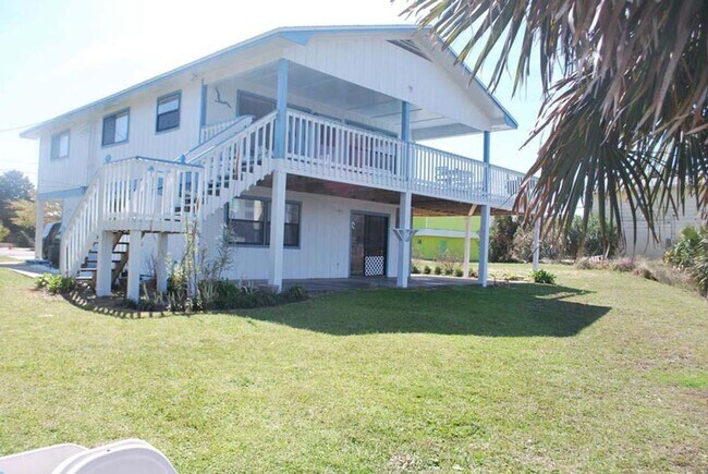 115 Twin Lakes Dr, Unit Lower in Panama City Beach, FL - Building Photo - Building Photo