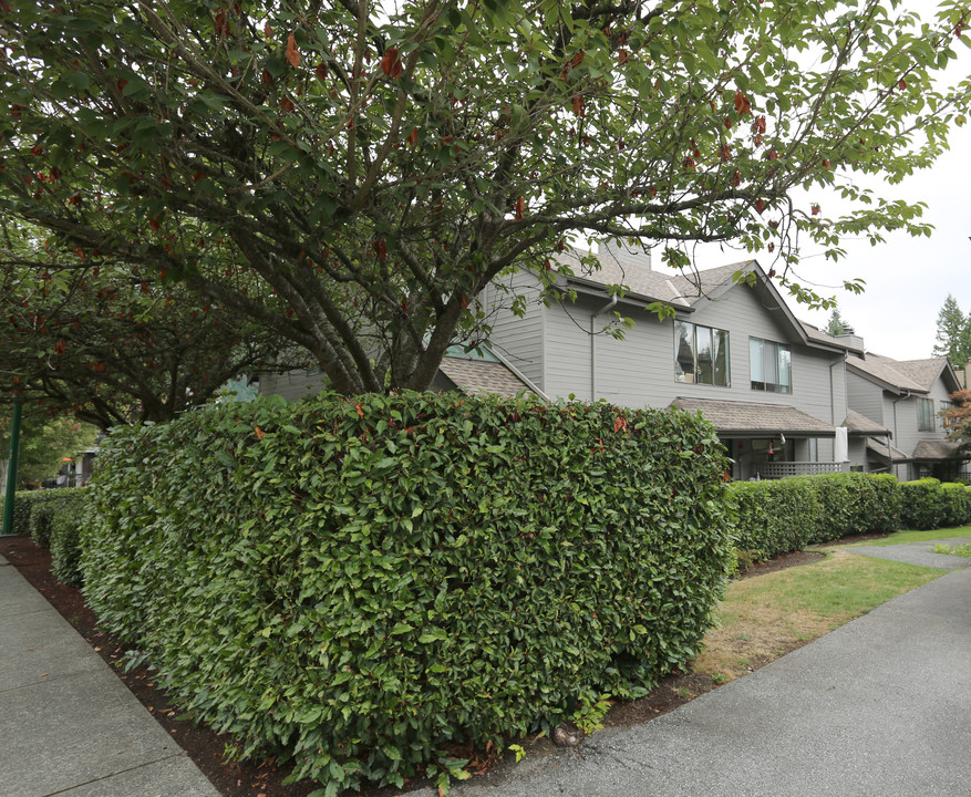 4300-4306 Naughton Ave in North Vancouver, BC - Building Photo