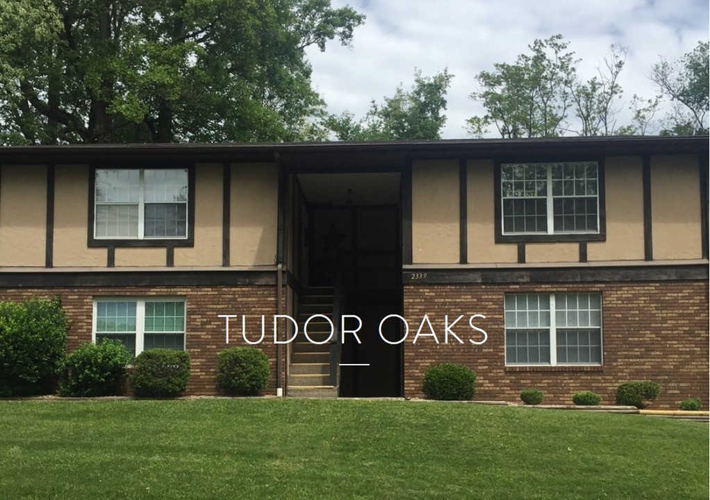 Tudor Oaks Apartments in Ashland, KY - Building Photo