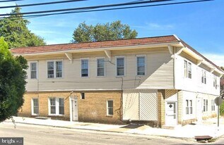 246 S Fairview Ave in Upper Darby Township, PA - Building Photo