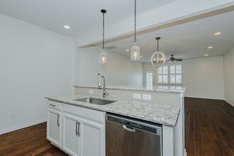 211 Monarda Wy in Hillsborough, NC - Building Photo - Building Photo