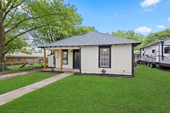 304 Otis St in Whitesboro, TX - Building Photo - Building Photo