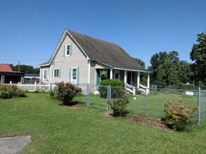 697 Okisko Rd in Elizabeth City, NC - Building Photo - Building Photo