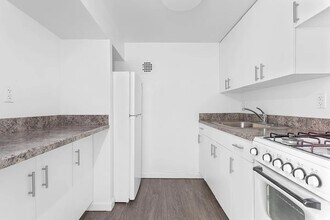 60 Fulton St in New York, NY - Building Photo - Building Photo