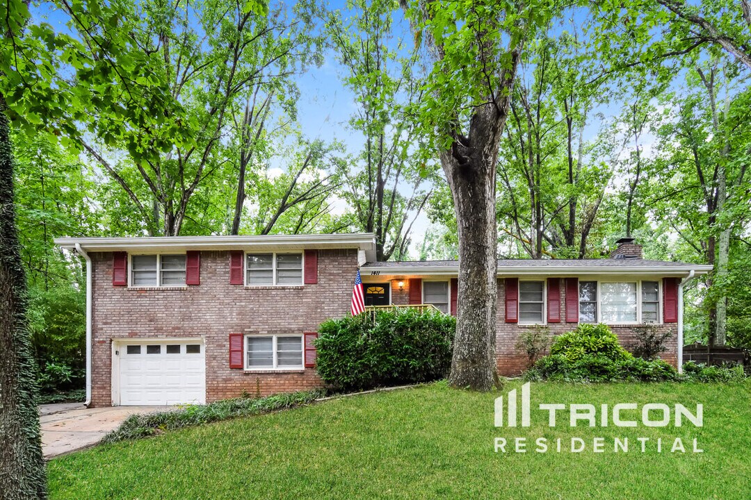 1411 Wildwood Dr in Acworth, GA - Building Photo