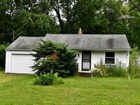 244 Rosegarden Dr NE