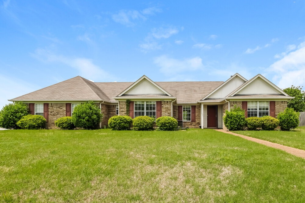 2401 N Forest Hill Irene Rd in Cordova, TN - Building Photo