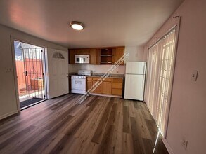 943 53rd St in Oakland, CA - Building Photo - Building Photo