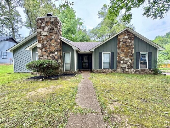 property at 4421 Hunt Cliff Trce