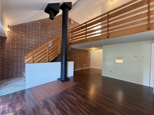 property at 801 Stratford Dr