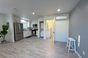 1451 W Almond Ave in Orange, CA - Building Photo