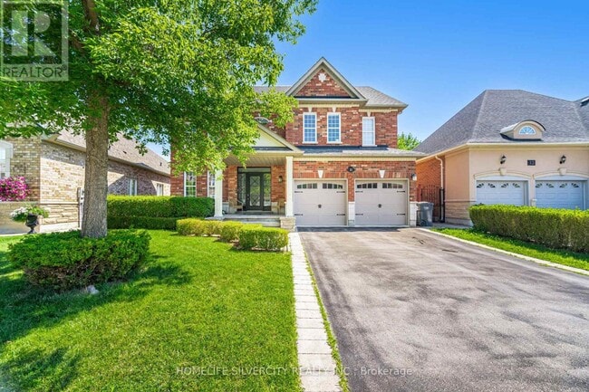 property at 11 Fontainebleu Rd