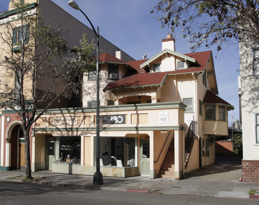 5461-5467 College Ave in Oakland, CA - Foto de edificio