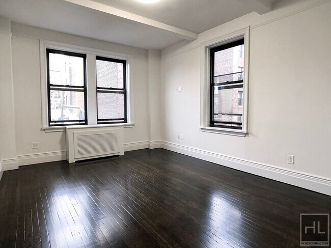 WEST 68 STREET in New York, NY - Foto de edificio - Building Photo