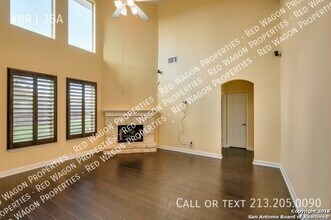 1315 El Matorral in San Antonio, TX - Building Photo - Building Photo