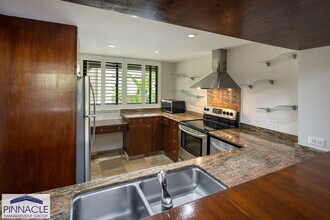 500 Lunalilo St in Honolulu, HI - Building Photo - Building Photo