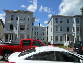 130 Elm St in Saco, ME - Foto de edificio - Building Photo