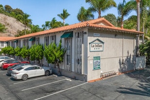 La Jollan Apartments in La Jolla, CA - Building Photo